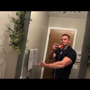 Meet your Posher, Christian